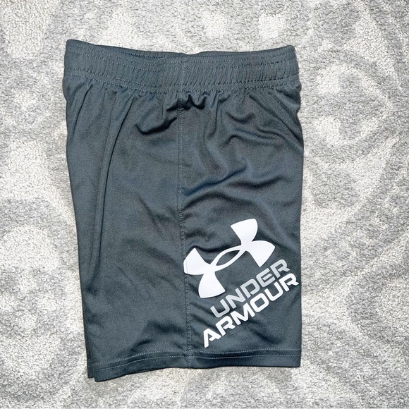 Under Armour Boy’s Gray Shorts - Picture 2 of 4